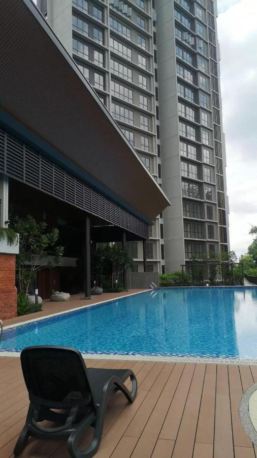 Stayje Putrajaya, 5 Minutes To Ioi City Mall, Wifi , Netflix, Free Parking Dış mekan fotoğraf